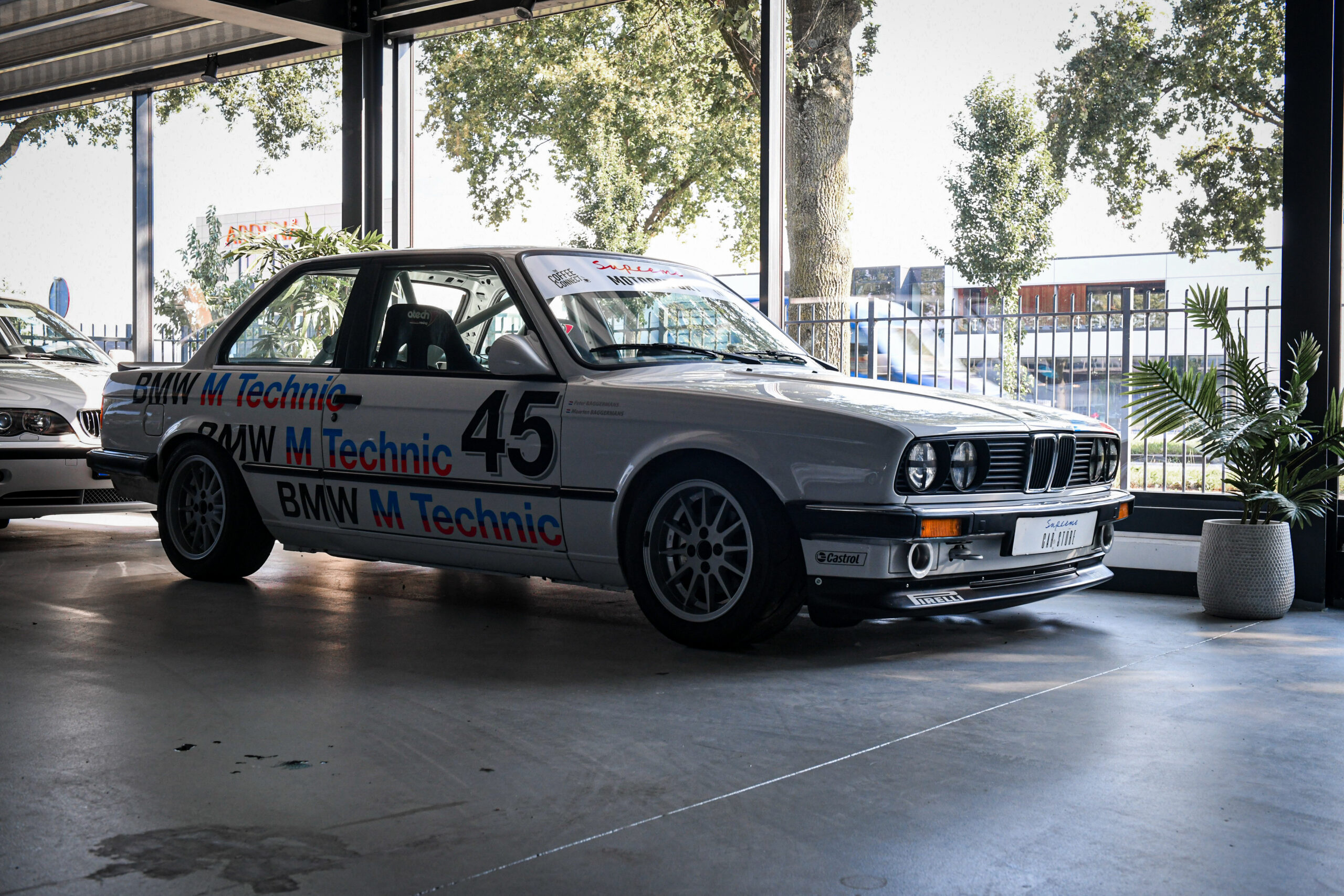 BMW E30 325i Supreme Motorsport