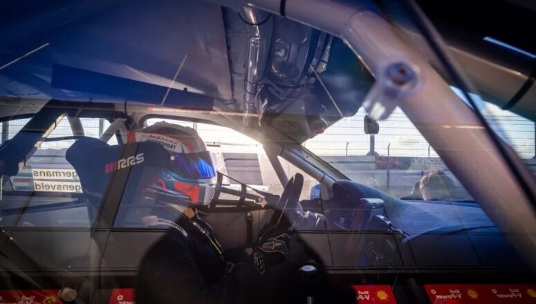 Supreme Motorsport Race Driver