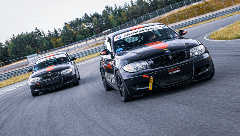 Meppen 130i duo Supreme Motorsport BMW E87 130i Racer Trackday Circuit Meppen Rollende foto