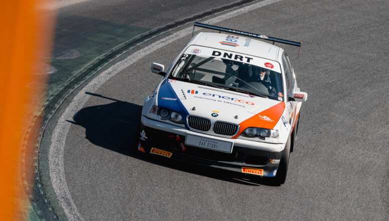 Circuit Zandvoort Supreme Motorsport BMW E46 330i op hoge snelheid