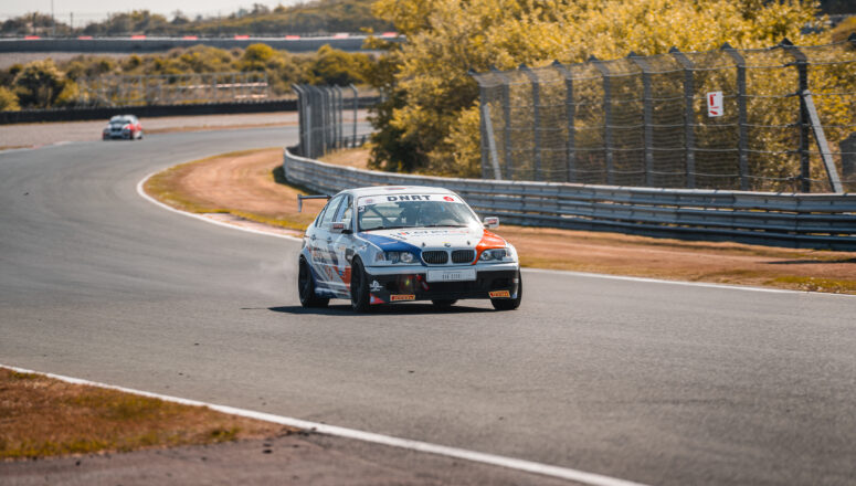 Circuit Zandvoort Supreme Motorsport BMW E46 330i op hoge snelheid