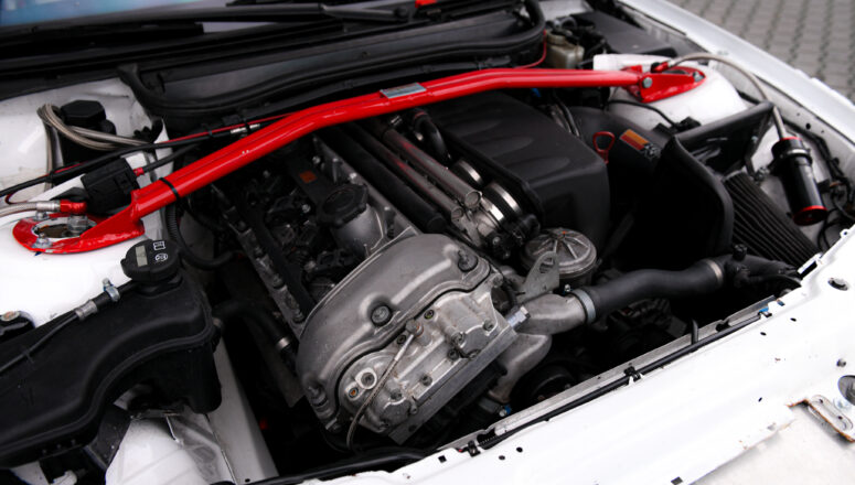 Supreme Motorsport BMW E46 M3 CSL CUP Racecar engine S54
