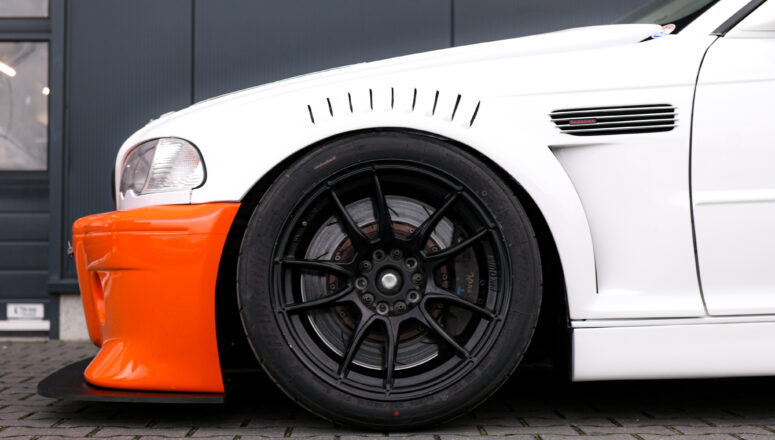 Supreme Motorsport BMW E46 M3 CSL CUP Racecar wheels Motec Lightweight