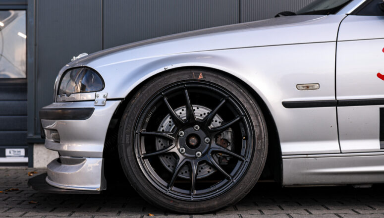 BMW E46 328i Sedan Motec Motorsport lightweight wheel