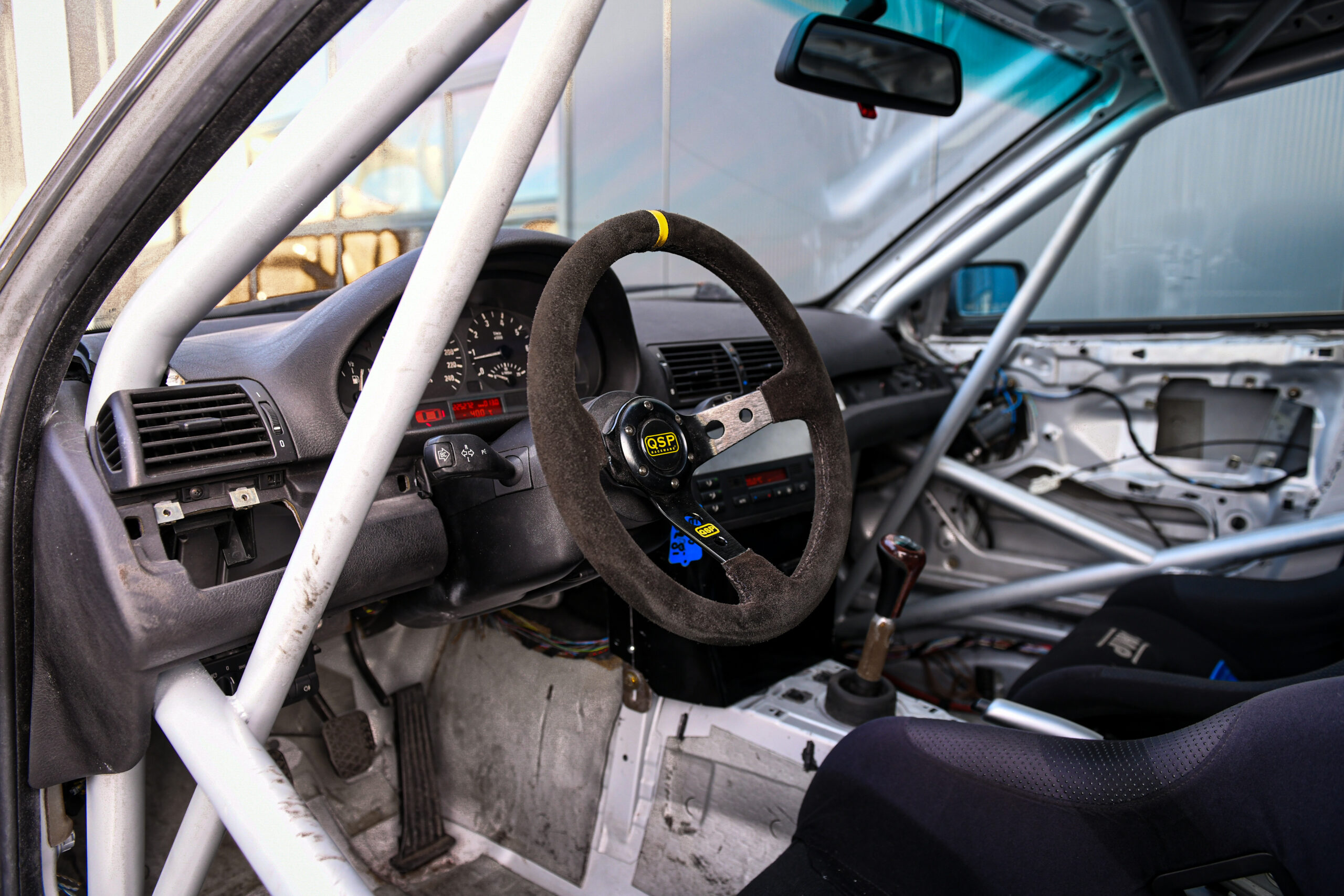 BMW E46 328i Sedan BMW E46 328i Sedan dash steering wheel overview