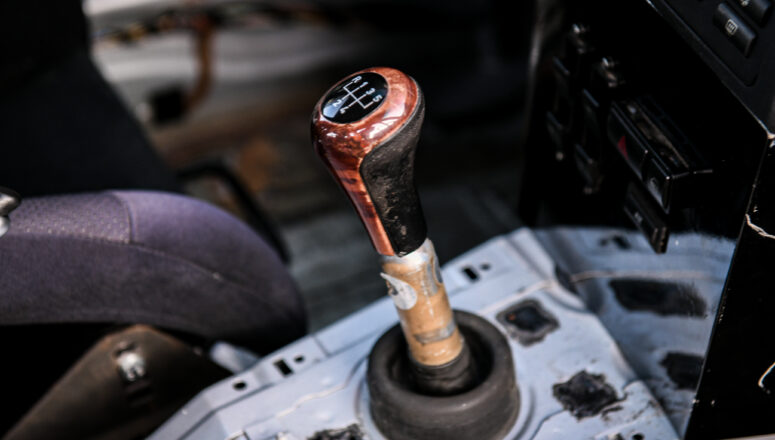 BMW E46 328i Sedan Transmission Gear Shifter