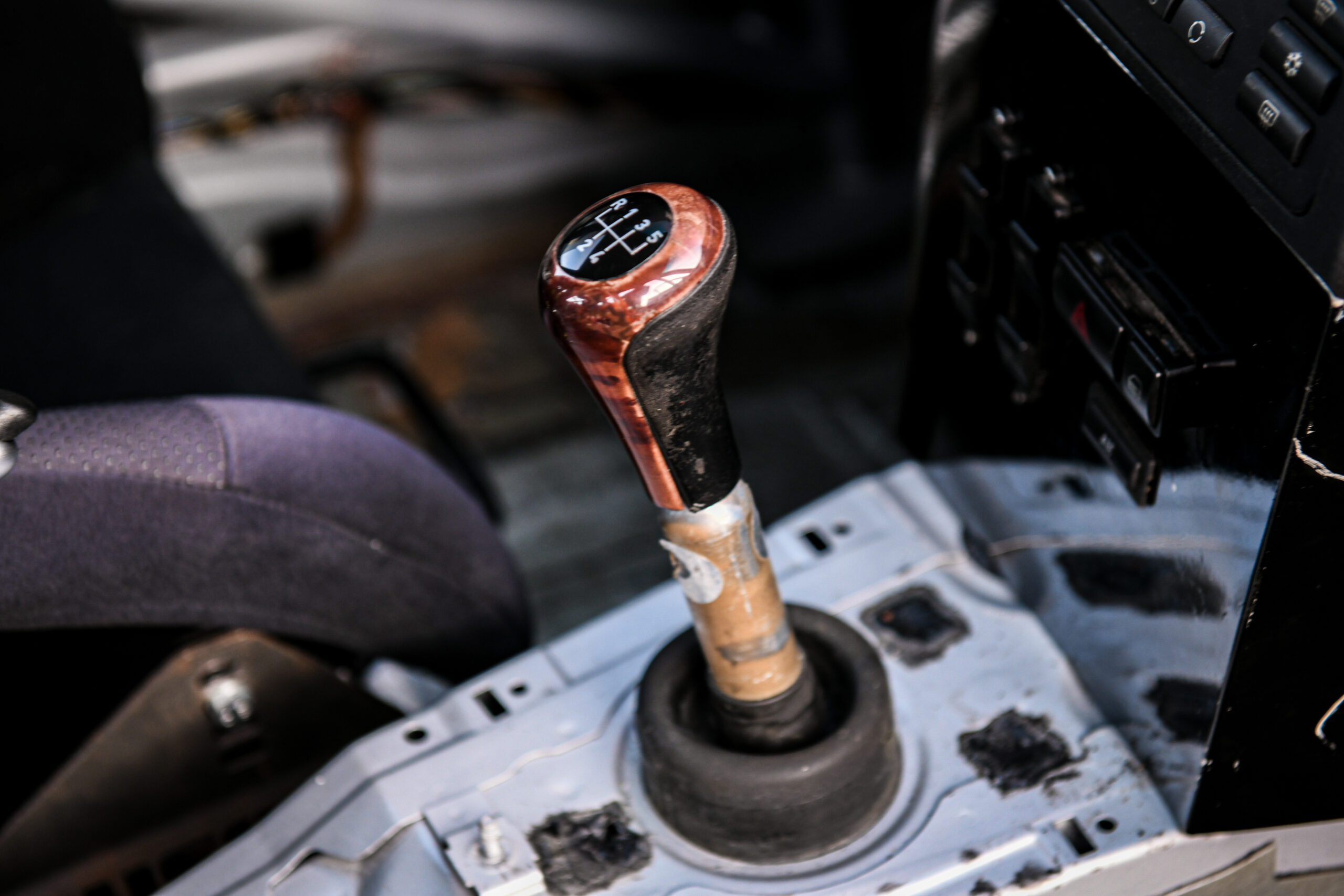 BMW E46 328i Sedan BMW E46 328i Sedan Transmission Gear Shifter